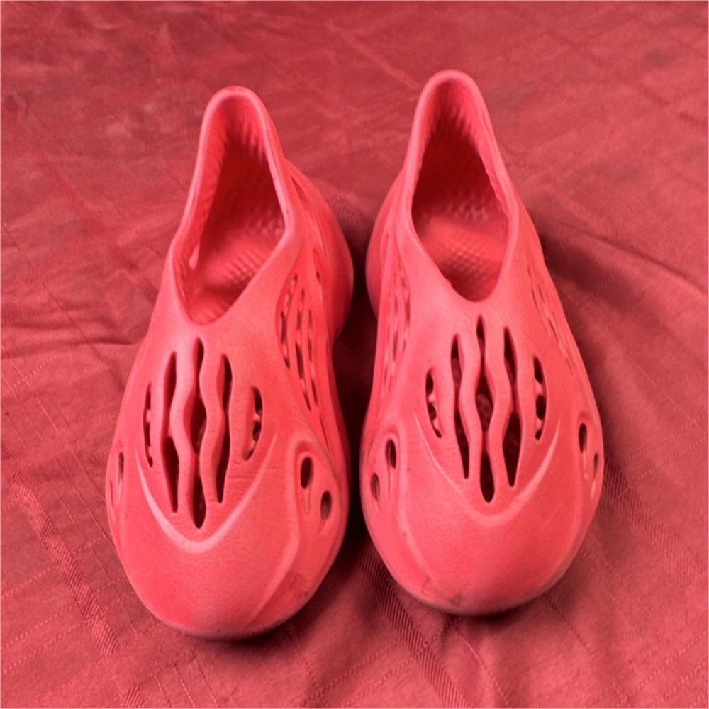 Red Cut-Out Slip-On Breathable Rubber Clog Shoes Men's Casual Summer